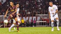 PSM Makassar menang atas Persebaya Surabaya 2-1 pada pekan ke-9 Shopee Liga 1 2019 di Stadion Andi Mattalatta Mattoangin, Makassar, Rabu (17/7/2019). (Bola.com/Abdi Satria)