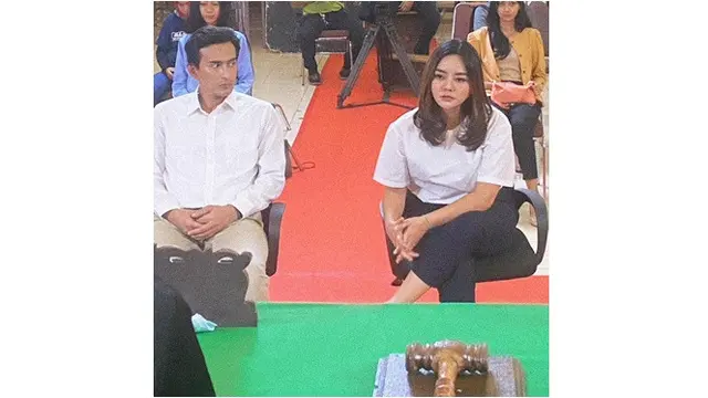 Terlibat Cinlok, Ini 6 Potret Manis Gita Sinaga dan Habibi Hood di Lokasi Syuting