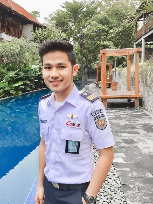 Berprofesi sebagai Masinis, Ini 6 Potret Jevi Santosa Pacar Arafah Rianti