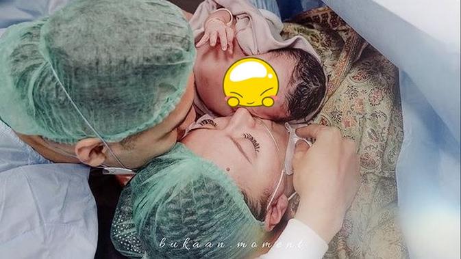 Perjuangan Asmirandah saat melahirkan anak pertamanya. (Sumber: Instagram/@jonas.rivanno)