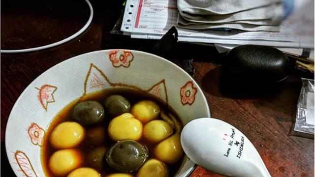 Bola-bola beras manis