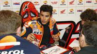 Pebalap Repsol Honda, Marc Marquez, hanya menempati posisi ke-14 pada sesi latihan bebas kedua (FP2) MotoGP Italia di Sirkuit Mugello, Jumat (2/6/2017). (Bola.com/Twitter/HRC_MotoGP)
