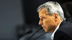Pelatih Hertha Berlin asal Swiss, Lucien Favre saat konferensi pers seusai kekalahan 1-5 dari Hoffenheim, 27 September 2009. Hertha memecat Favre. AFP PHOTO DDP / SASCHA SCHUERMANN