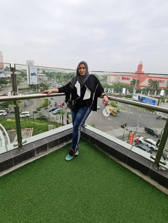 Kemudian sang sahabat mengungkapkan bahwa di rumah sakit tempat Jane Shalimar berada sekarang sudah mendapatkan penanganan. Sudah tersedia tempat tidur dan oksigen untuk Jane. (Instagram/janeshalimar_1)