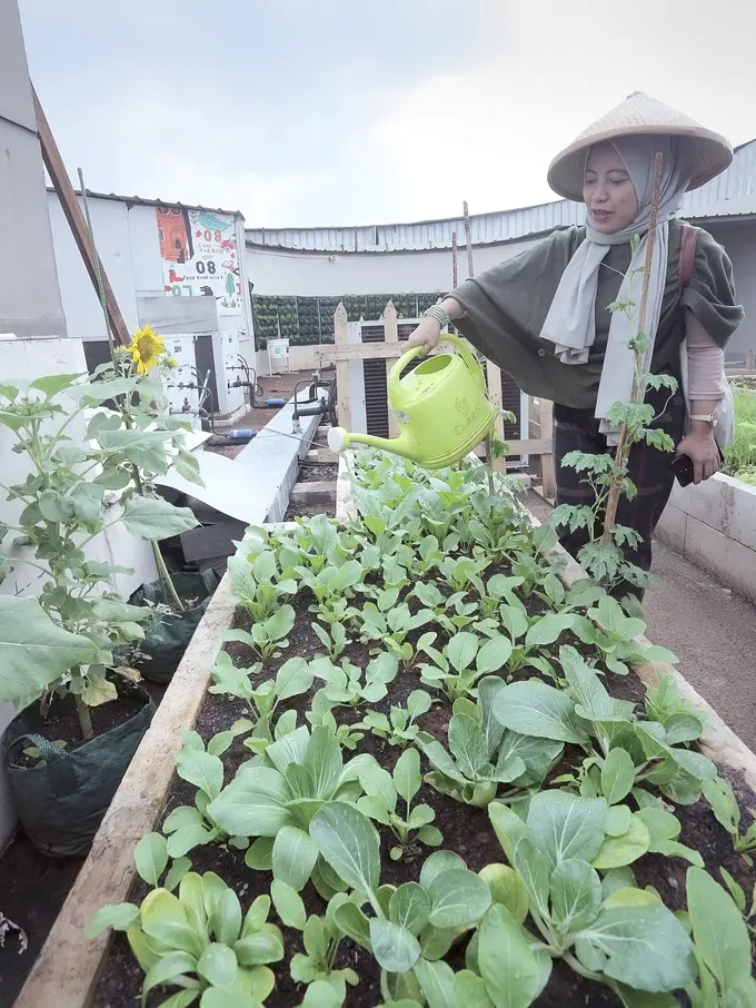 Super Indo Berkebun: Ajak Masyarakat Menanam di Rooftop Food Garden