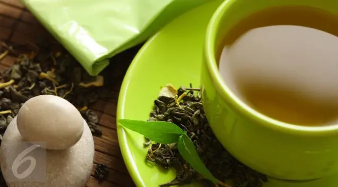 Ingin menikmati khasiat secangkir teh hangat dengan maksimal bagi kesehatan tubuh? Intip cara unik berikut ini. (Foto: Istockphoto)