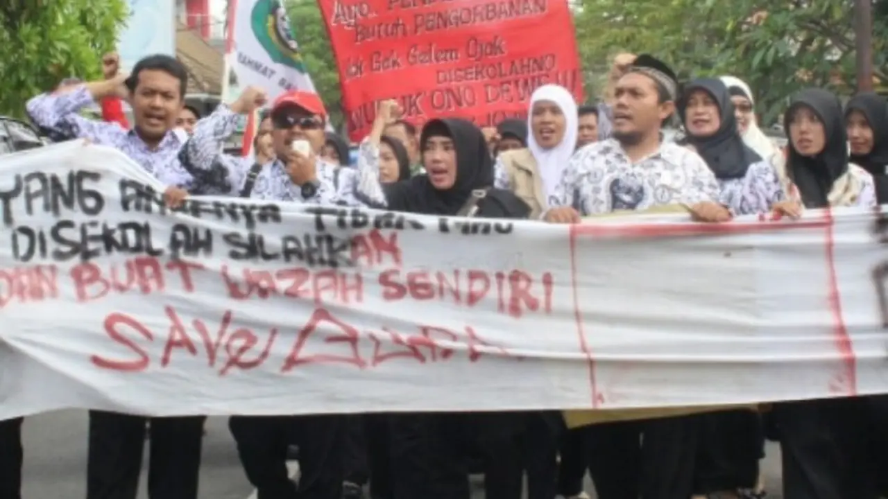 Soal Guru Cubit Murid, Ini Komentar Netizen