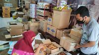 Demi memajukan pelaku Usaha Mikro, Kecil dan Menengah (UMKM), Pemerintah Provonsi Jawa Tengah menggelar program belanja parsel. Terkini, 2 ribu paket telah laku terjual dari Organisasi Pemerintah Daerah (OPD), BUMD maupun BUMN.