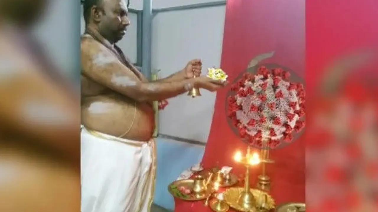 Warga India sembah Dewi Corona