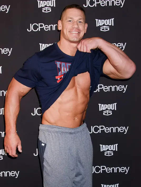 "Ini mengapa aku tak memberi keterangan foto, karena akan menghilangkan tujuanku. Walaupun aku ingin mengatakan Base Line adala lagu favoritku dari mixtape J-Hope," ujarnya. (Foto: people.com)