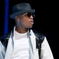 Foto yang diunggah Crystal menunjukkan penyanyi R & B itu menyandarkan kepala di dadanya. “Rest your soul chocolate, I'm watching over your heart now #neyo #CrystalRenay,” tulisnya di caption foto. (Bintang/EPA)