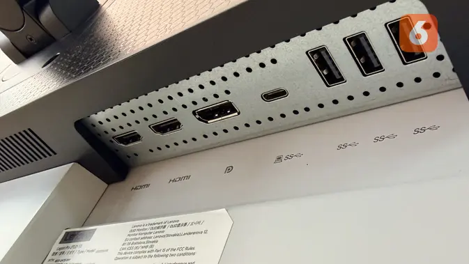Port di Lenovo Legion Pro 32UD-10. (Liputan6.com/ Yuslianson)