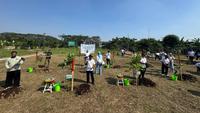 Tetap Jaga Lingkungan Terdampak LRT Jakarta, Jakpro Tanam 5.585 Pohon
