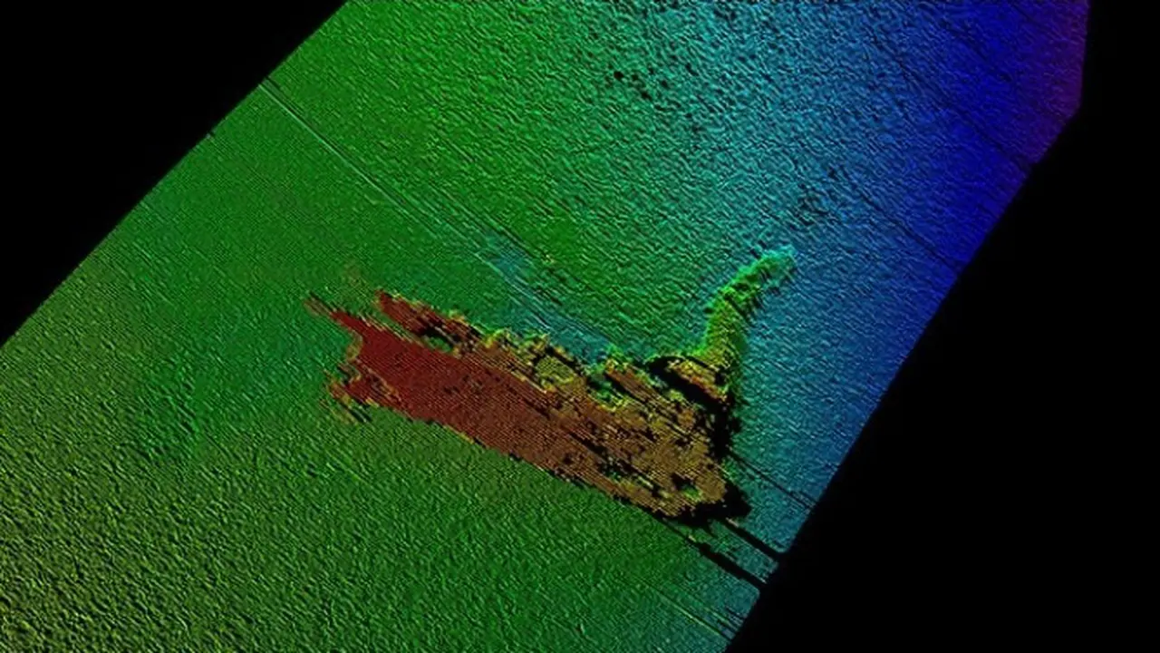 Citra aneh ini ditemukan 180 meter di dasar Danau Loch Ness diduga model monster Nessie. Gambar : Kongsberg Maritime.