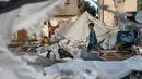 Israel kembali melancarkan serangan udara ke kamp pengungsi Al Bureij tepat pada peringatan setahun perang di Gaza. (Eyad BABA/AFP)