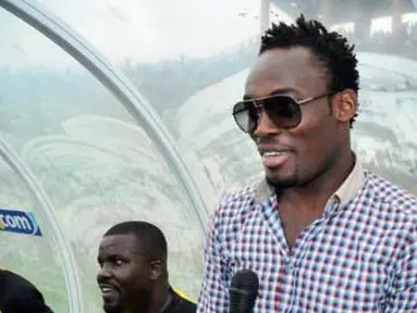 Gelandang Chelsea asal Ghana Michael Essien tampak pada partai testimonial rekannya Nwankwo Kanu di Lagos, Nigeria, 11 Juni 2011. AFP PHOTO/Segun Ogunfeyitimi