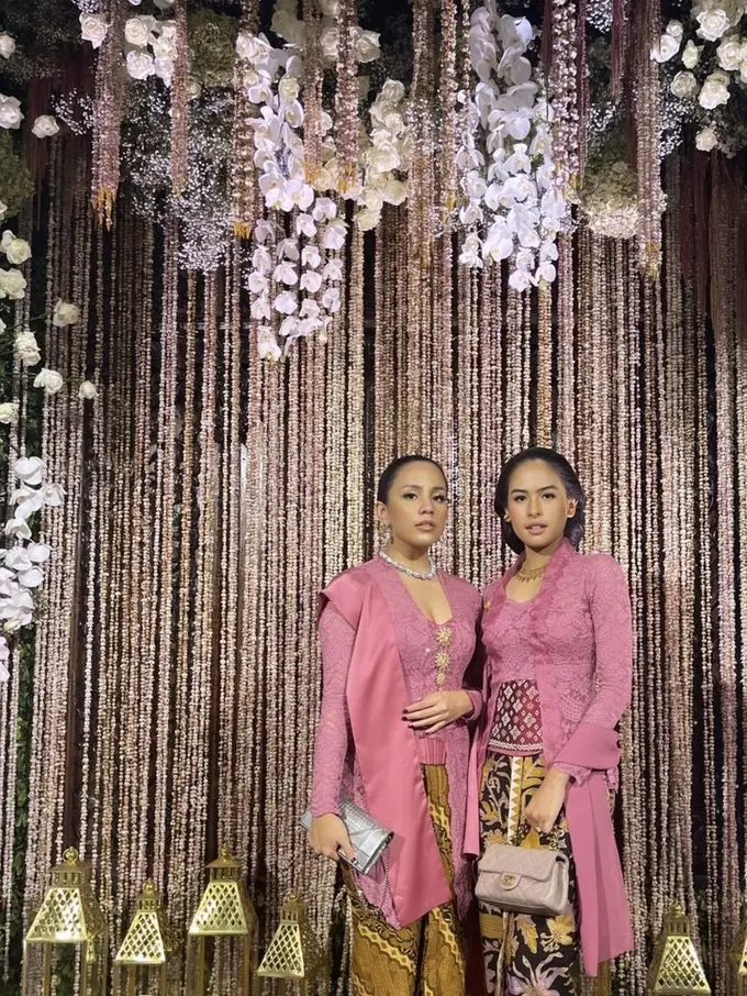 Maudy Ayunda dan Angel Pieters jadi bridesmaid di akad nikah Putri Tanjung