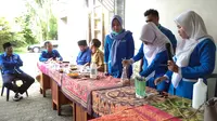 Prihatin Kelangkaan 'Hand Sanitizer', Politikus Latih Warga Bikin Cairan Antiseptik