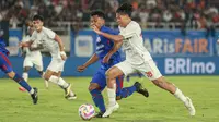 Pemain muda Persis Solo, Zanadin Fariz, kini mendapatkan tugas baru dari Ong Kim Swee untuk mengisi posisi winger. Ini menjadi peran baru bagi pemain berusia 20 tahun itu setelah sebelumnya rutin bermain di pos gelandang. (Bola.com/Radifa Arsa)