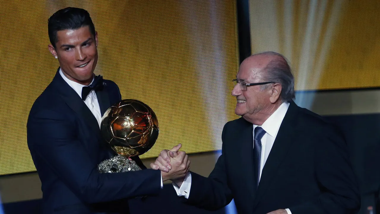 Ronaldo Raih Ballon d'Or