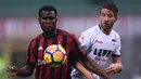 Gelandang AC Milan, Franck Kessie (AFP Photo/Marco Bertorello)