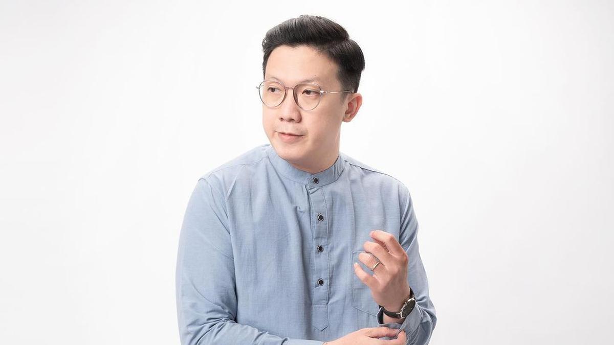 7 Model Baju Kurta Pria Usia 50 Tahunan, Sopan dan Maskulin