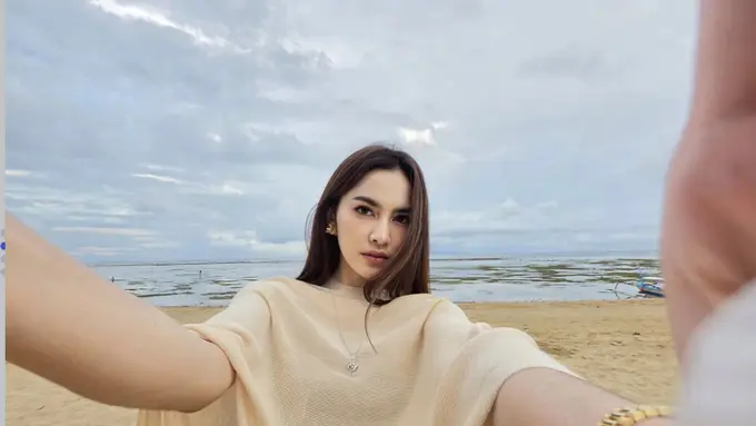 Penampilan Mahalini Pulang Kampung ke Bali. [@mahaliniraharja]