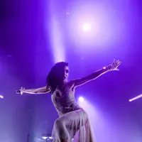 FKA Twigs dan kekasih yang bertunangan pada bulan Maret, telah menghabiskan beberapa waktu hidup terpisah di benua yang berbeda. (Bintang/EPA)