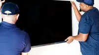 How to Mount a TV on the Wall With and Without Stud
