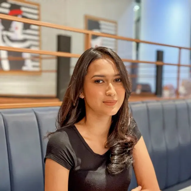 6 Potret Amanda Salmakhira Pemeran Lina di 17+, Putri Aktor Sinetron Kolosal