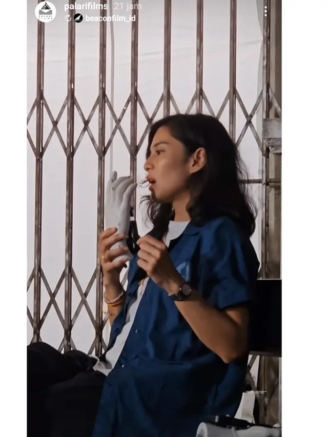 6 Potret Dian Sastrowardoyo Jadi Produser Eksekutif Film Monster Pabrik Rambut