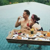 Keceriaan selalu hadir di keluarga Ringgo Agus Rahman. Sebagai seorang suami dan ayah, Ringgo seringkali mengajak anak dan istri untuk liburan. (Instagram/ringgoagus)