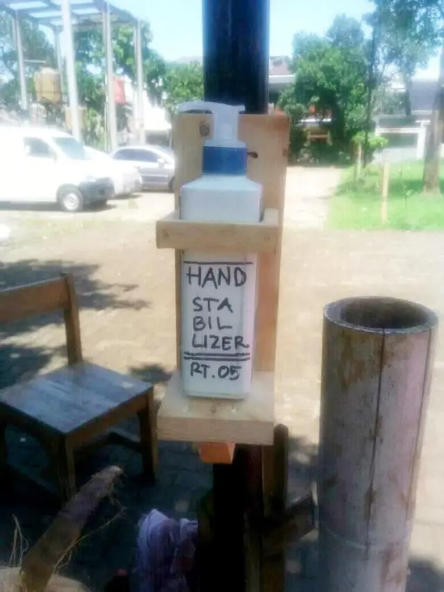 6 Tulisan Hand Sanitizer Ini Bikin Ngakak, Ada yang Lokasinya di Puskesmas