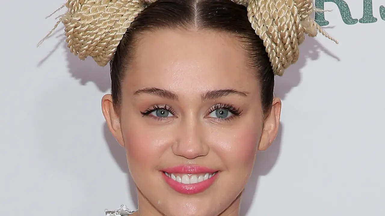 [Bintang] Miley Cyrus