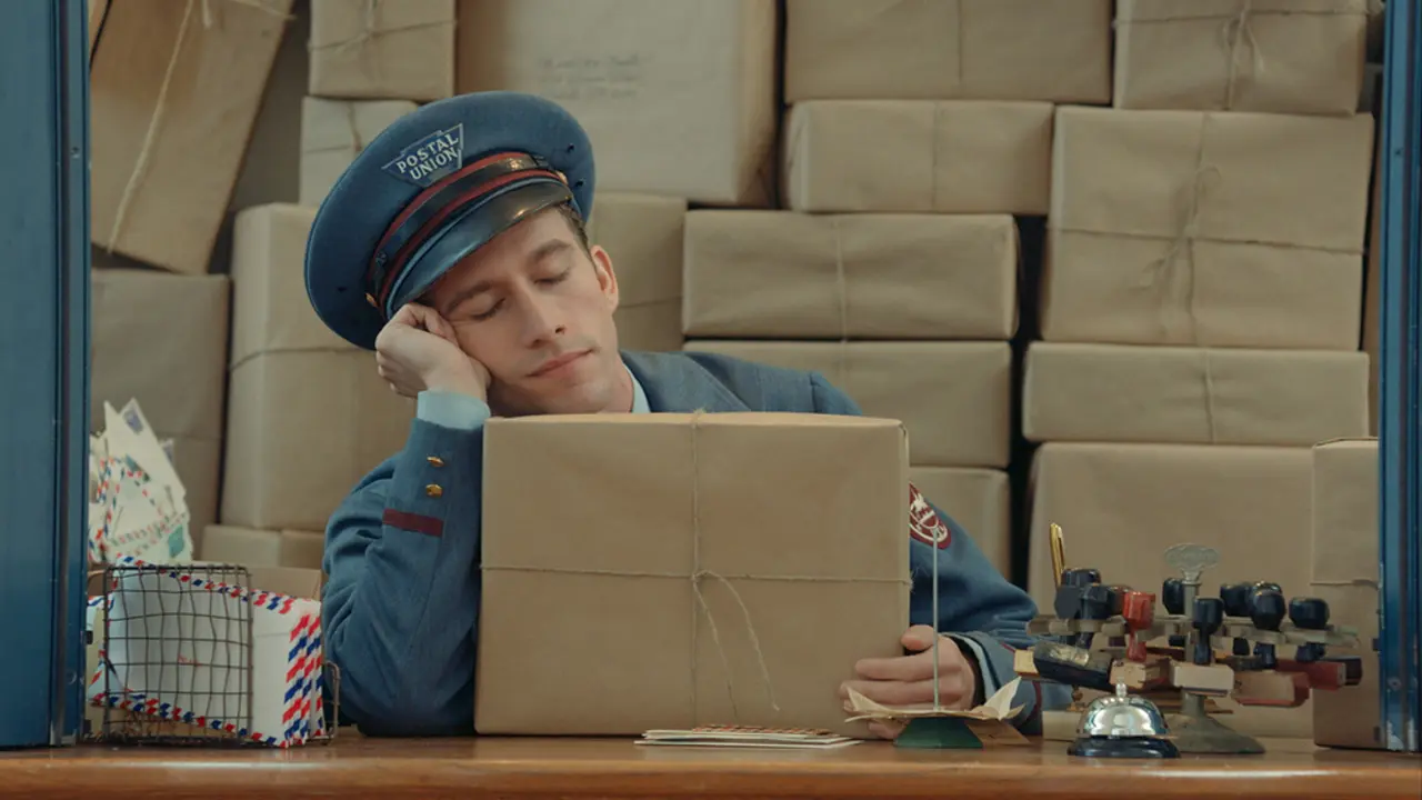 The Post Man Dream - Galleria Bag Prada Short Movie 0415 1
