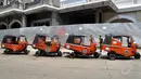 Pemerintah Provinsi DKI Jakarta menargetkan, selambat-lambatnya pada akhir 2016, bajaj oranye sudah tidak ada lagi di Ibukota, (25/10/14). (Liputan6.com/Miftahul Hayat)