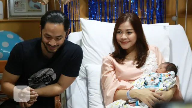 [Bintang] Istri Lahirkan Anak Ketiga, Uki NOAH Mengaku Tegang
