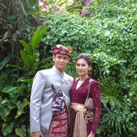 Zoe Abbas Jackson, kekasih dari aktor muda Antonio Blanco Jr., tampil anggun dalam prosesi potong gigi yang diadakan pada Kamis, 7 November 2024. [@zoeabbasjackson].