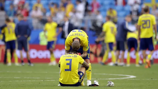 FOTO: 2 Gol Sundulan Pemain Inggris Buat Swedia Tak Berdaya