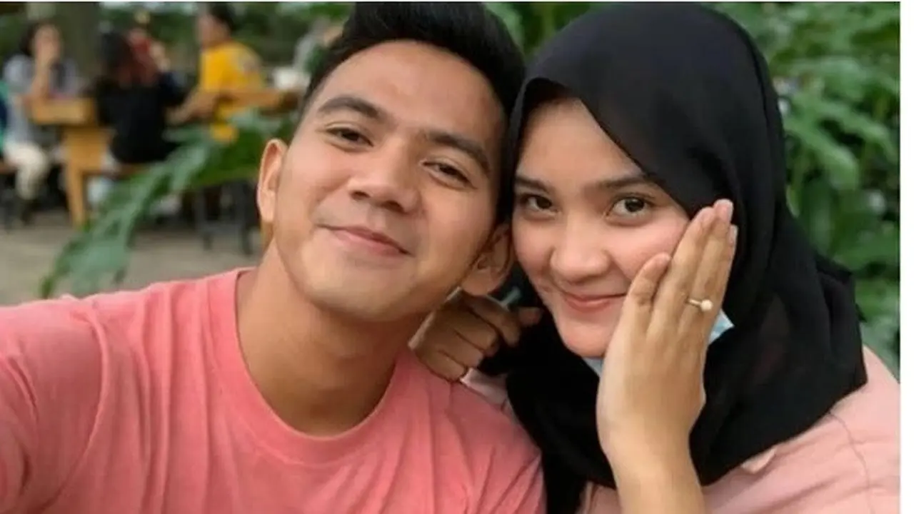 6 Potret Syifa, Wanita yang Dikabarkan Calon Istri Ridho D'Academy