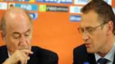 Sekjen FIFA Jerome Valcke mengatakan, sistem perwasitan akan diubah mulai Piala Dunia 2014 di Brasil. Di antaranya perihal teknologi garis gawang dan petugas tambahan di lapangan. 