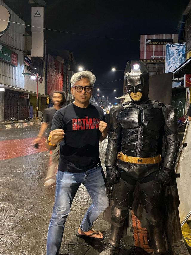 7 Potret Andi Bachtiar, Sutradara Catatan Akhir Sekolah The Series yang Jadi Sorotan