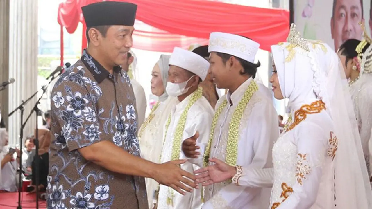 Sempurnakan Layanan Gratis untuk Warga, Wali Kota Hendi Gelar Nikah Massa di Semarang