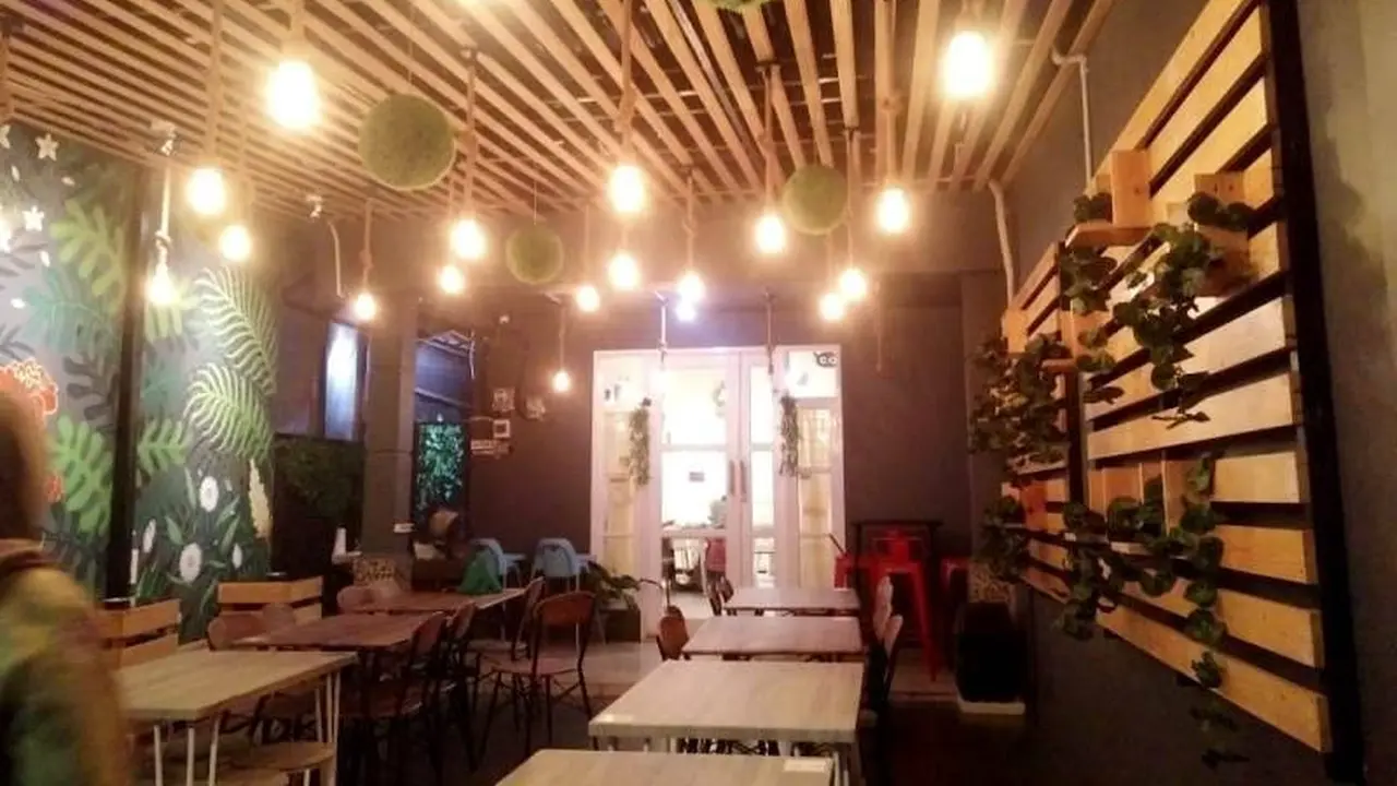 Salah satu kafe di Bontang (Foto: Mai/Bekesah.co)