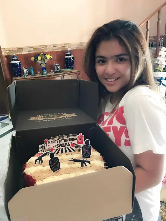 Pesona Syelfa Alhamid, Cucu Elvy Sukaesih yang Baru Saja Lulus S1 Ekonomi. (Sumber: Instagram/syelfaalhamid)