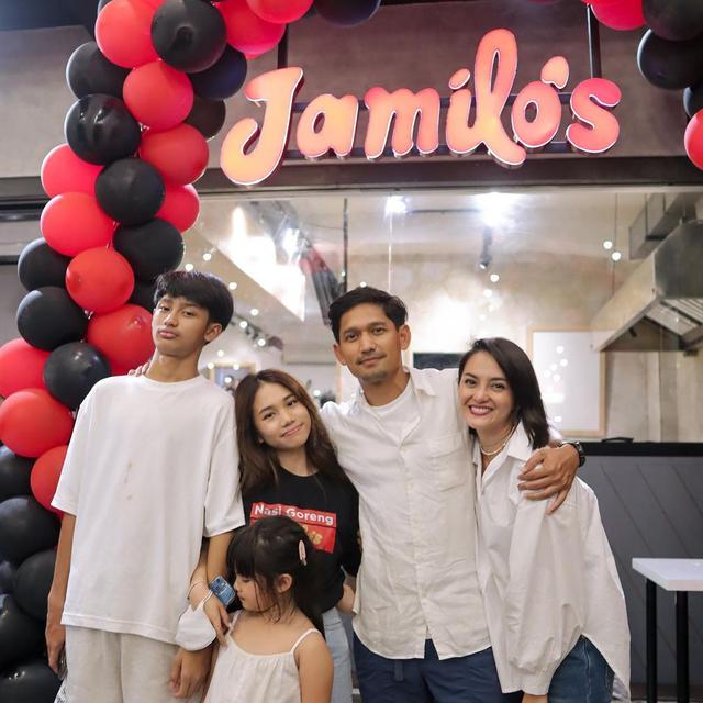 Satu Tahun Merintis, Ini 6 Momen Perayaan Anniversary Bisnis Kuliner Ibnu Jamil