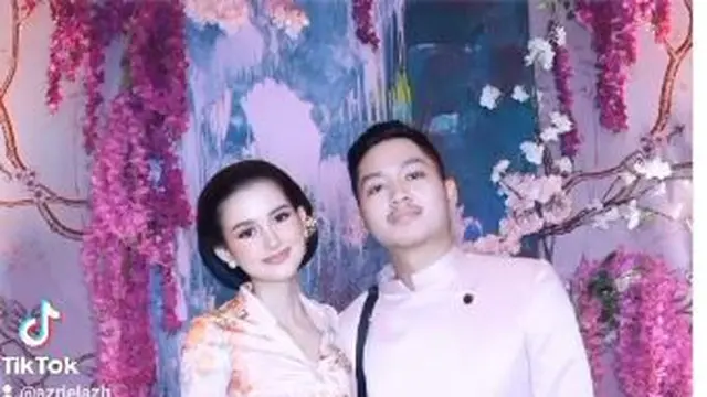 6 Potret Anggun Sarah Menzel di Acara 7 Bulanan Aurel Hermansyah, Bak Gadis Jawa