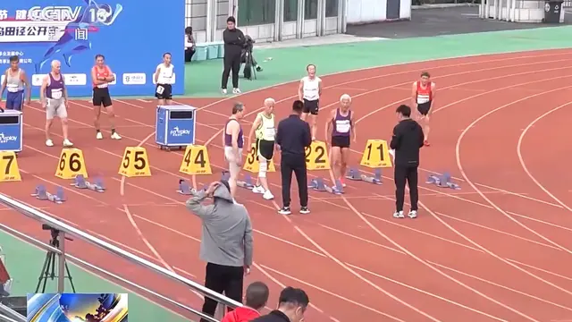 Lansia asal China bernama Jin Hui mencetak sejarah sebagai orang pertama di atas usia 70 tahun yang berhasil berlari 100 meter dalam waktu di bawah 14 detik. (Tangkapan layar Youtube/CCTV News)