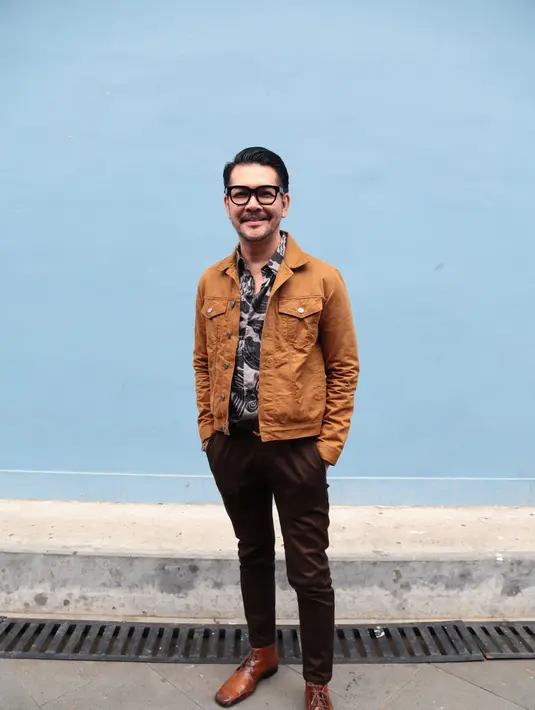 "Kalau makan, saya sudah menjaga makanan sejak 5 tahun lalu. mengurangi makanan lemak dan banyak mengandung karbohidrat, terus kemudian makan asupan sayur dan buah dan minum air putih," lanjut Ferry Salim. (Nurwahyunan/Bintang.com)