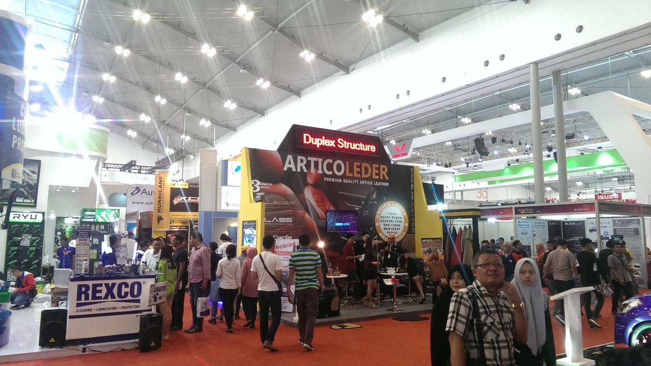 Suasana di Hall Aftermarket, GIIAS 2016